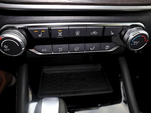 Photo of 2024 Black Nissan Altima