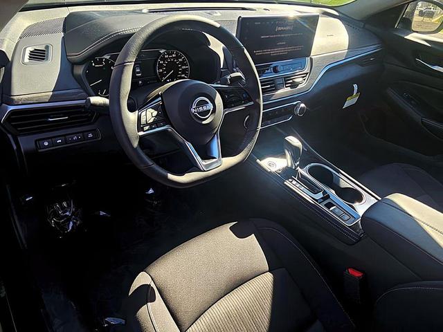 Photo of 2024 Black Nissan Altima