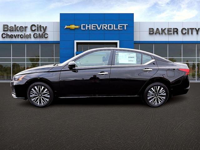 Photo of 2024 Black Nissan Altima