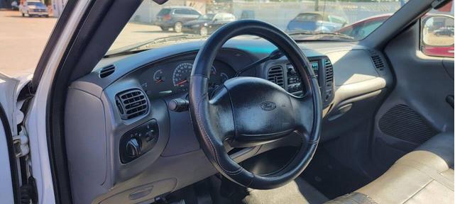 Photo of 2002 White Ford F-150