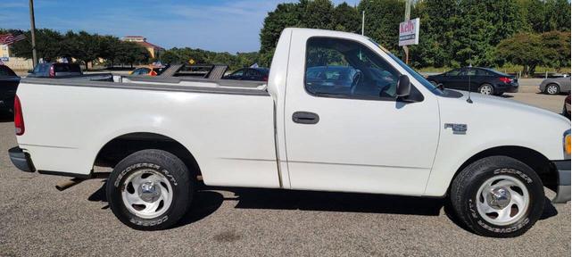 Photo of 2002 White Ford F-150
