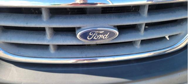 Photo of 2002 White Ford F-150