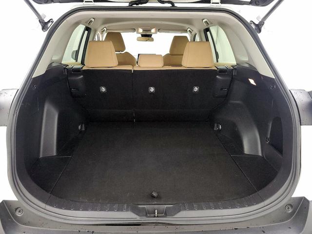 Photo of 2020 White Toyota RAV4