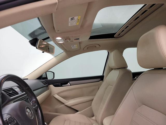 Photo of 2015 White Volkswagen Passat
