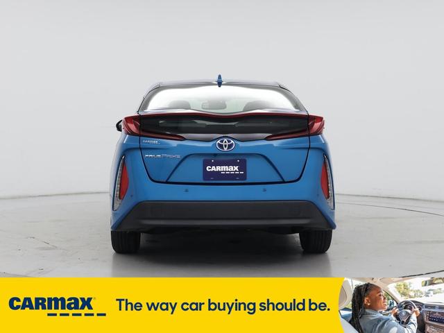 Photo of 2017 Blue Toyota Prius Prime