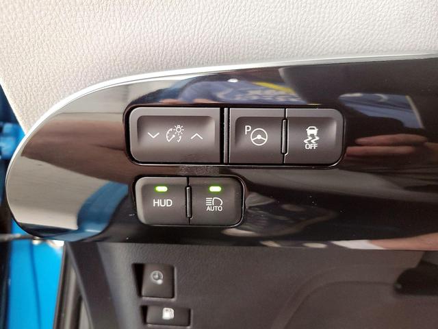Photo of 2017 Blue Toyota Prius Prime