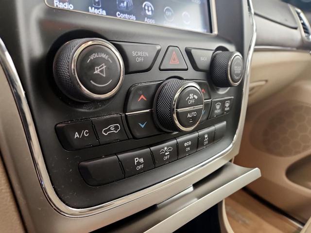 Photo of 2014 White Jeep Grand Cherokee