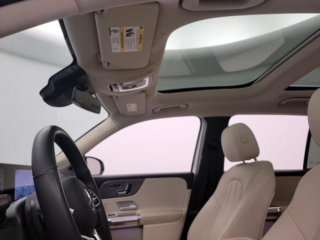Photo of 2021 White Mercedes-Benz GLB 250