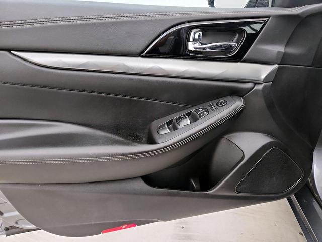 Photo of 2020 Gray Nissan Maxima