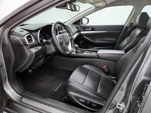 Photo of 2020 Gray Nissan Maxima