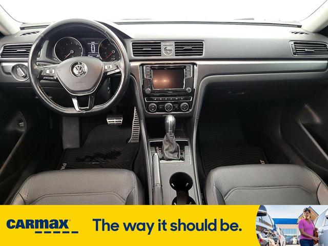 Photo of 2017 Gray Volkswagen Passat