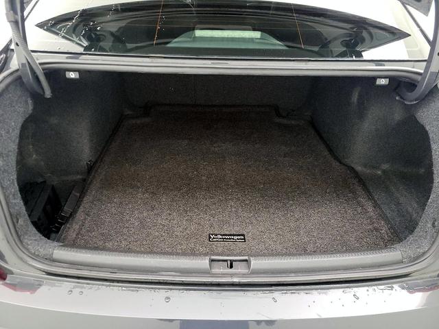 Photo of 2017 Gray Volkswagen Passat