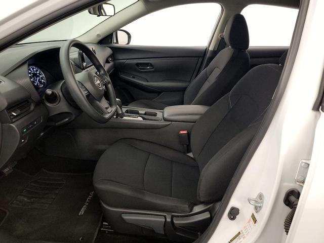 Photo of 2024 White Nissan Sentra