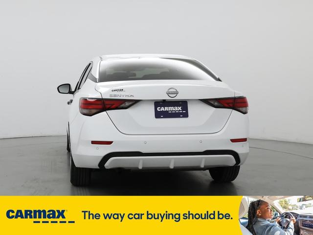 Photo of 2024 White Nissan Sentra