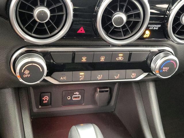 Photo of 2024 White Nissan Sentra
