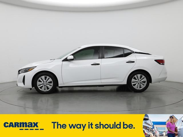 Photo of 2024 White Nissan Sentra