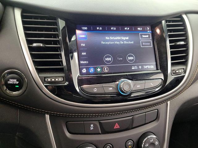 Photo of 2022 White Chevrolet Trax