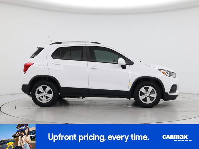 Photo of 2022 White Chevrolet Trax
