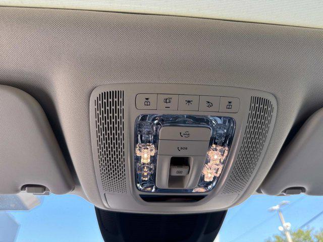 Photo of 2024 White Mercedes-Benz GLE 580