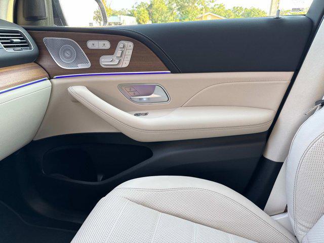Photo of 2024 White Mercedes-Benz GLE 580