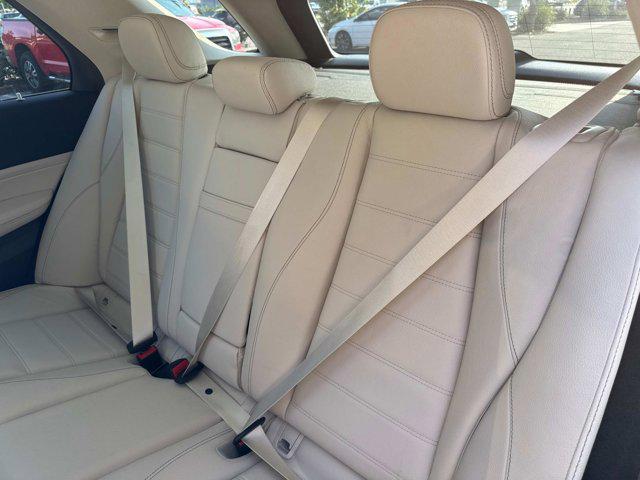 Photo of 2024 White Mercedes-Benz GLE 580