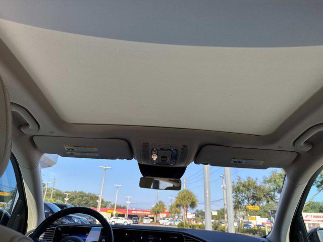 Photo of 2024 White Mercedes-Benz GLE 580