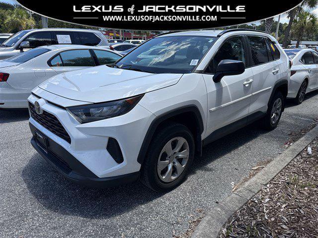 Photo of 2021 Super White Toyota RAV4