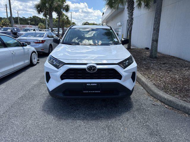 Photo of 2021 Super White Toyota RAV4