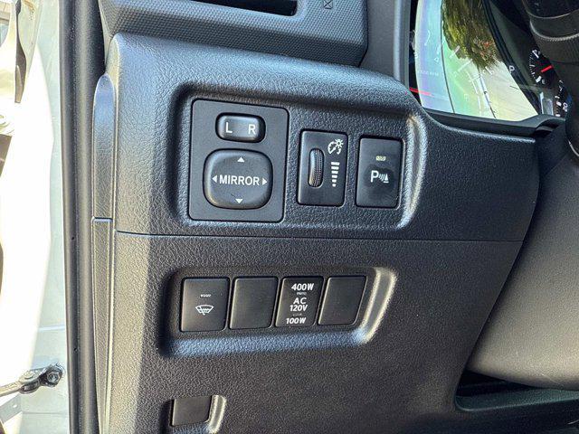 Photo of 2017 Blizzard Pearl Toyota 4Runner