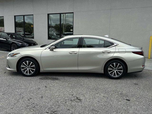 Photo of 2019 Moonbeam Beige Met Lexus ES 350