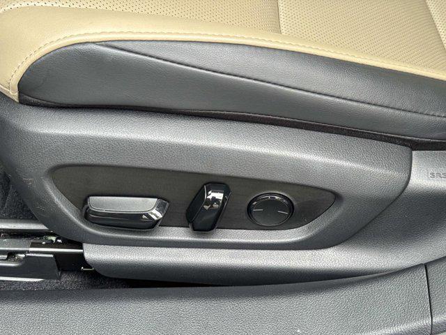 Photo of 2019 Moonbeam Beige Met Lexus ES 350