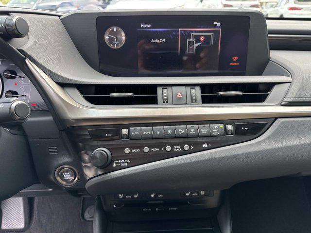 Photo of 2019 Moonbeam Beige Met Lexus ES 350