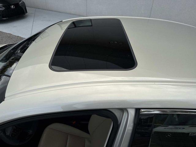 Photo of 2019 Moonbeam Beige Met Lexus ES 350