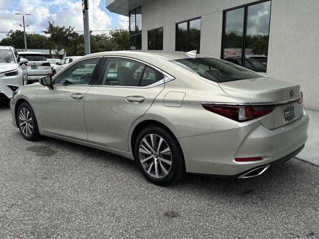 Photo of 2019 Moonbeam Beige Met Lexus ES 350