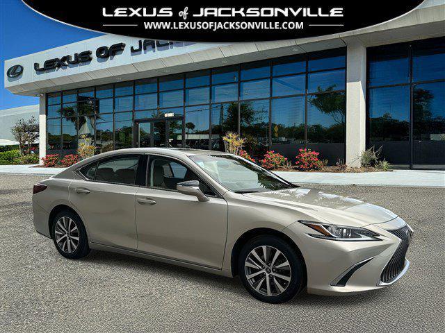 Photo of 2019 Moonbeam Beige Met Lexus ES 350