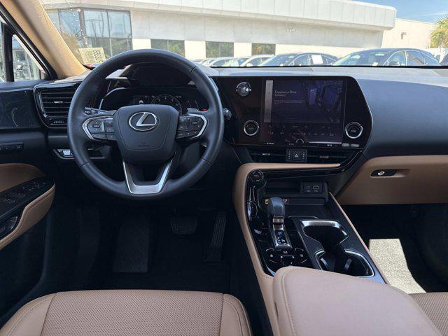 Photo of 2025 Atomic Silver Lexus NX 250
