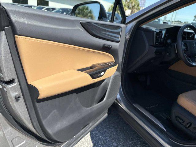 Photo of 2025 Atomic Silver Lexus NX 250