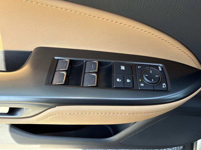 Photo of 2025 Atomic Silver Lexus NX 250