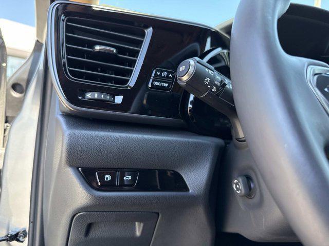 Photo of 2025 Atomic Silver Lexus NX 250