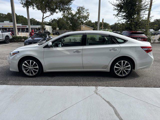 Photo of 2014 Blizzard Pearl Toyota Avalon