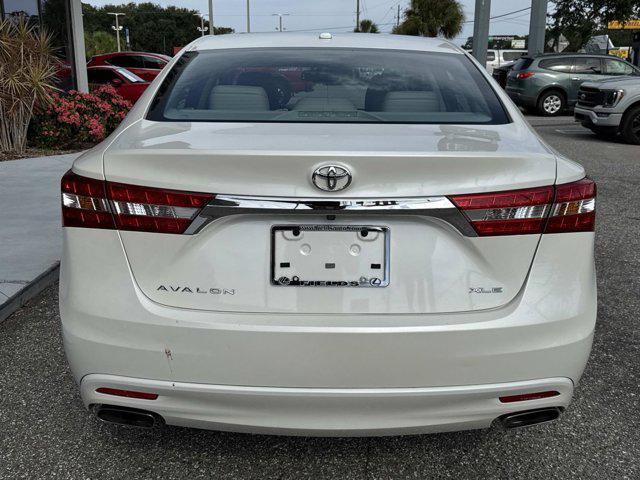 Photo of 2014 Blizzard Pearl Toyota Avalon
