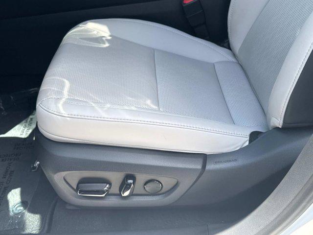 Photo of 2024 Eminent White Pearl Lexus RX 350