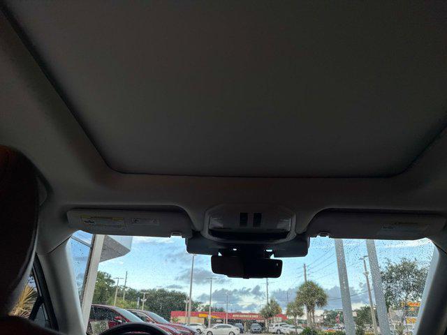 Photo of 2024 Crystal White Pearl Subaru Ascent