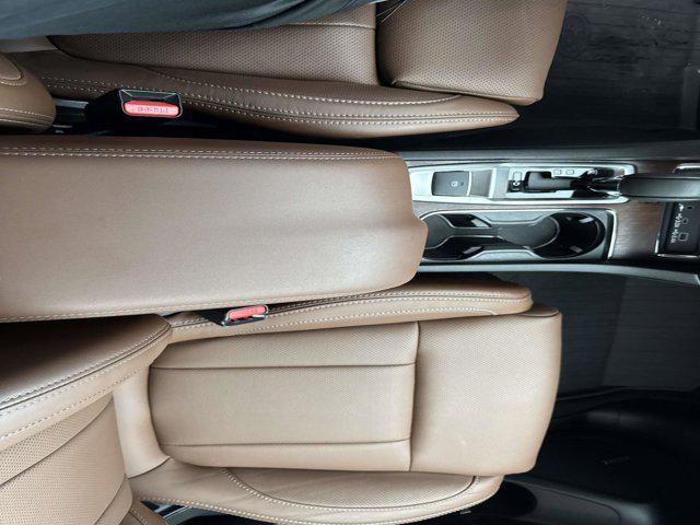 Photo of 2024 Crystal White Pearl Subaru Ascent
