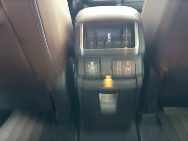 Photo of 2024 Crystal White Pearl Subaru Ascent
