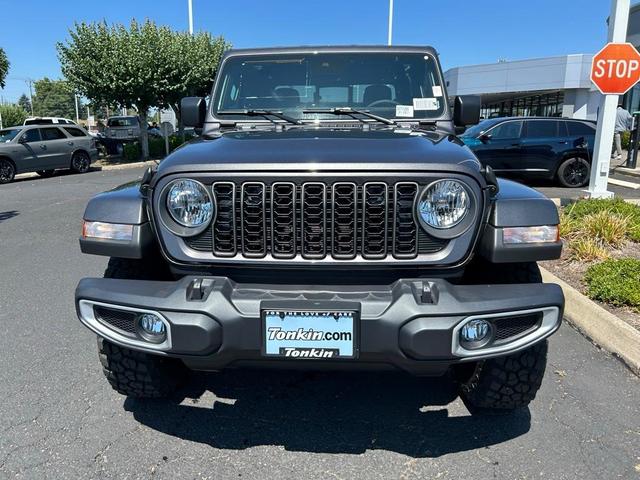 Photo of 2025 Granite Crystal Clearcoat Metallic Jeep Gladiator