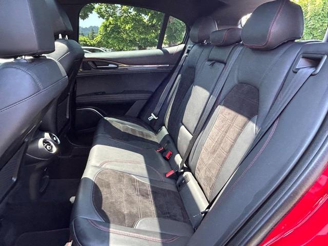 Photo of 2018 Rosso Alfa Romeo Stelvio