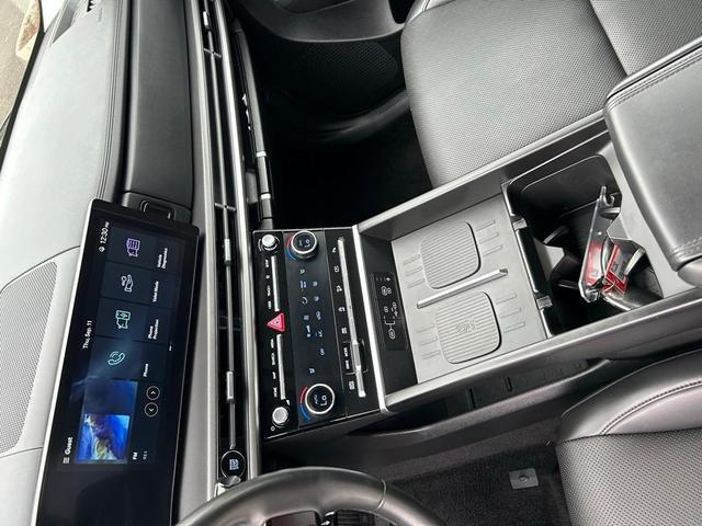 Photo of 2024 Phantom Black Hyundai SANTA FE