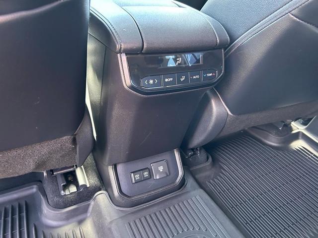 Photo of 2021 Celestial Silver Metallic Toyota Highlander