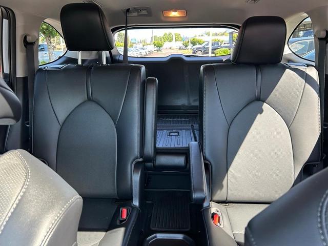 Photo of 2021 Celestial Silver Metallic Toyota Highlander